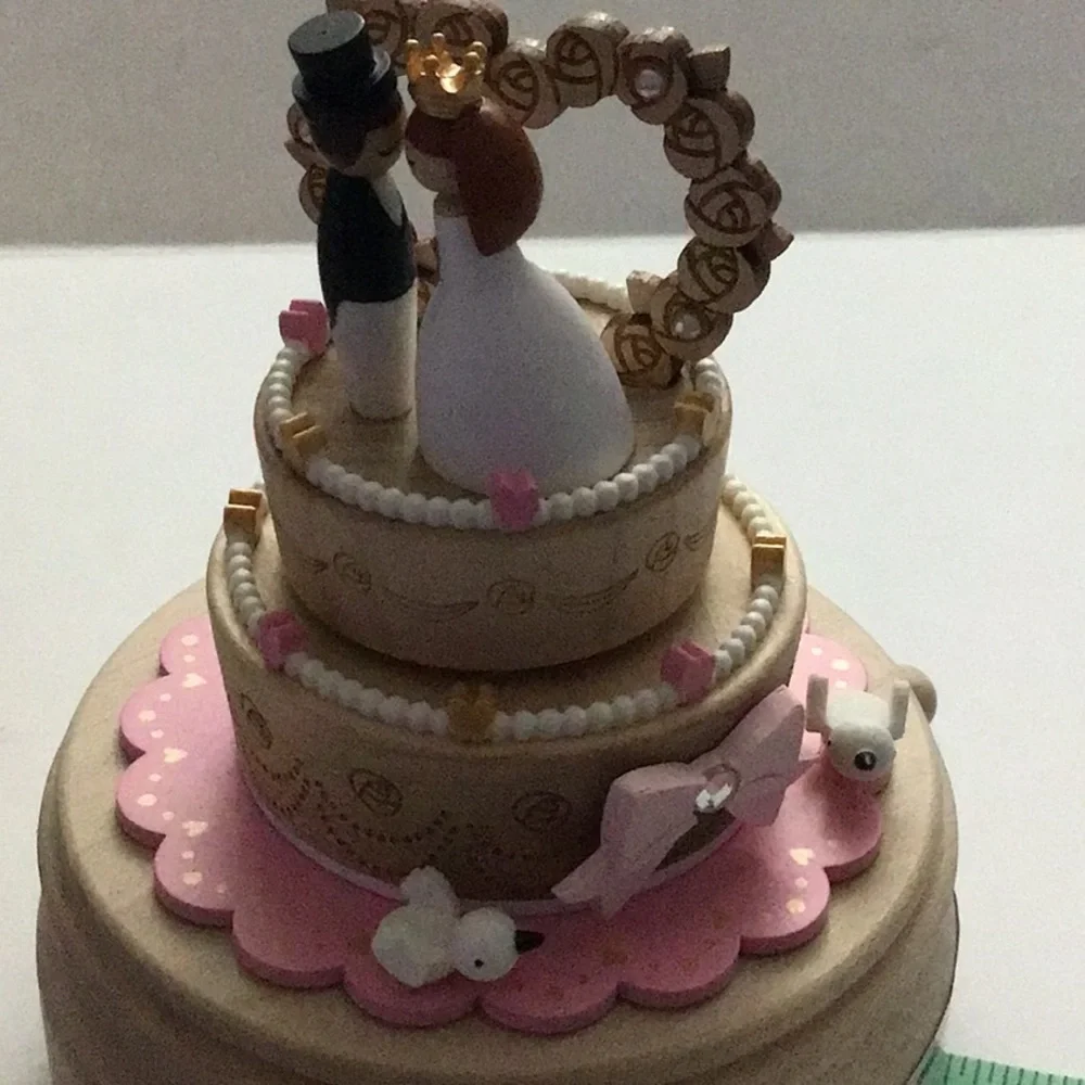 NIB Papyrus Musical Rotating Bride & Groom Cake Topper Music Box